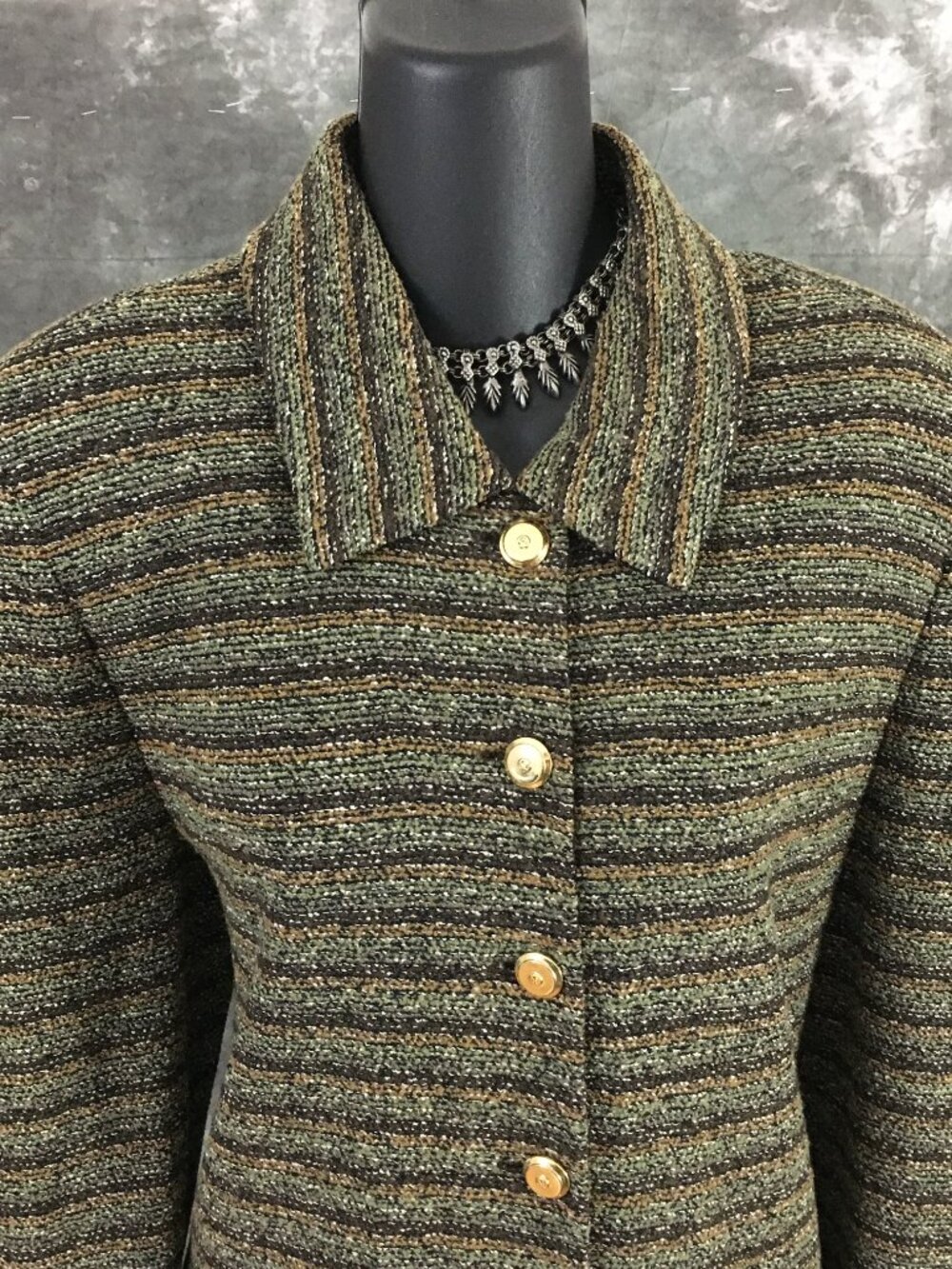 BEAUTIFUL St John collection knit green multi jacket skirt suit size 12 - Picture 5 of 10